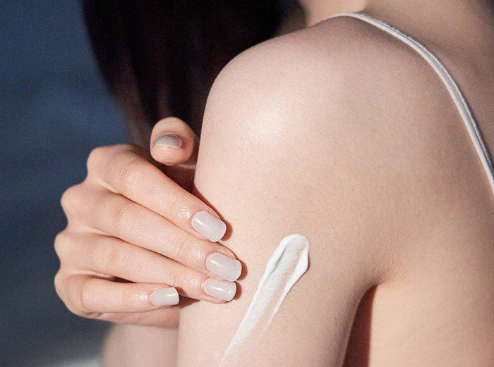 [9wishes] White Tone-Up Body Serum SPF 21 150ml - Ballagrio