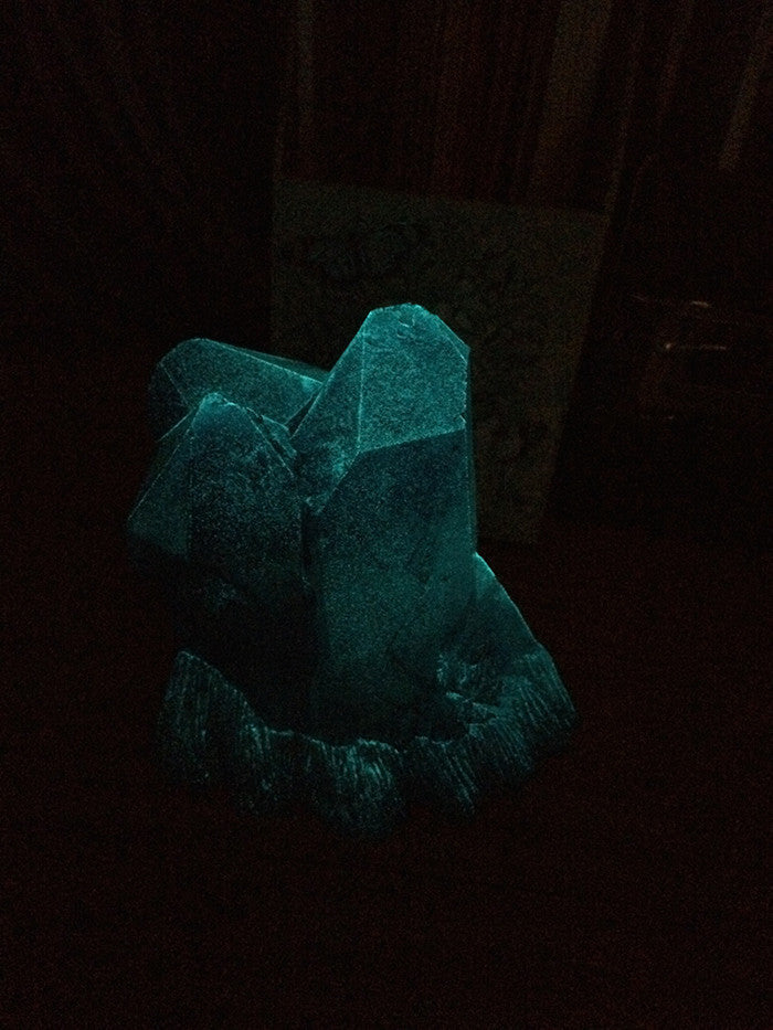 CAST CRYSTAL LIGHT- QUARTZ CHUNK