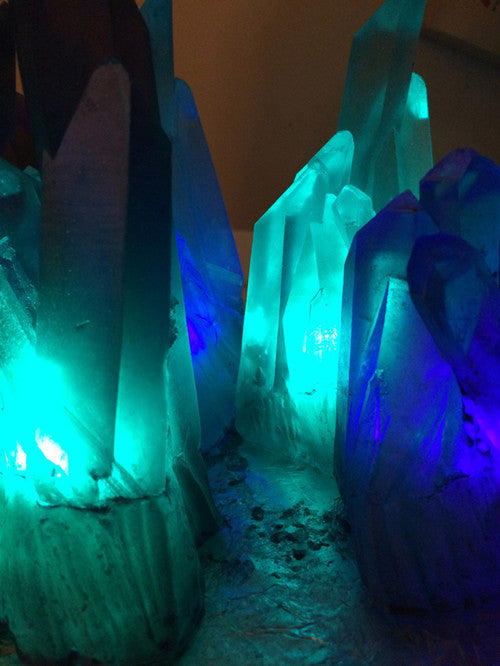 CAST CRYSTAL LIGHT- QUARTZ SPIKE