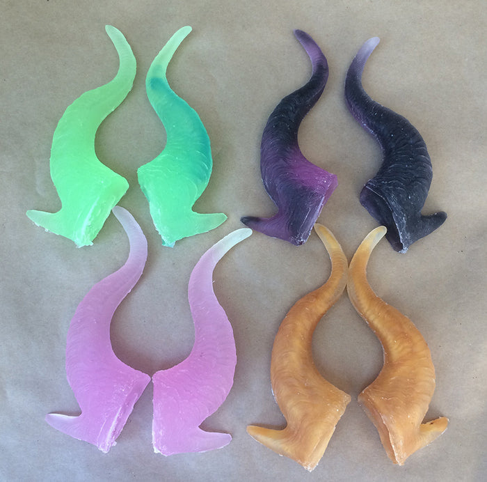 CAST TRANSLUCENT GLOW IN THE DARK HORNS