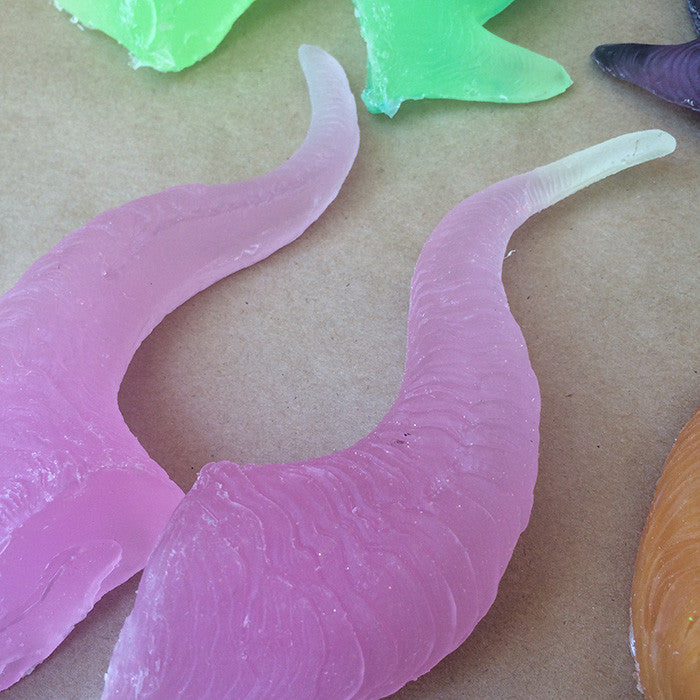 CAST TRANSLUCENT GLOW IN THE DARK HORNS