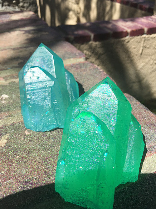 CAST URETHANE GLOW IN THE DARK CRYSTAL- SMALL ( BLUE + GREEN)