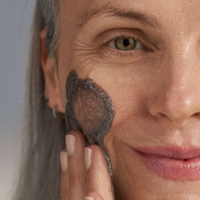daily superfoliant exfoliator model