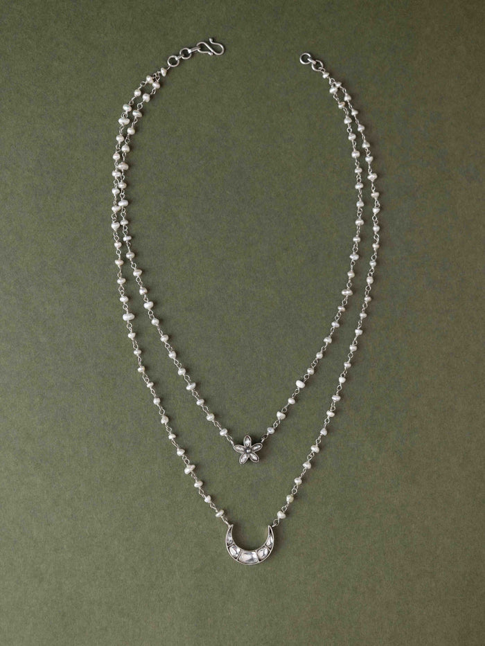 Essence Kundan Chaand Phool Moti Necklace Earring Set
