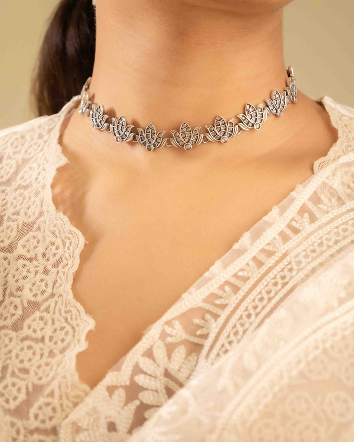 Essence Scintillating Lotus Timeless Necklace Set