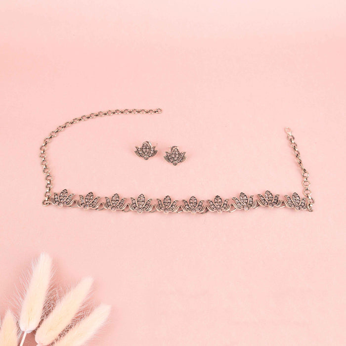 Essence Scintillating Lotus Timeless Necklace Set