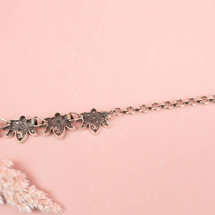 Essence Scintillating Lotus Timeless Necklace Set