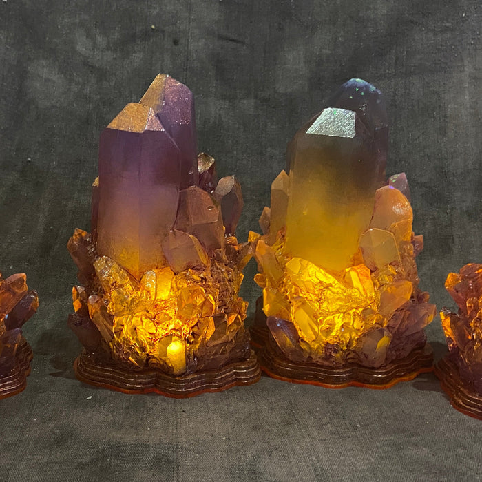 GLOW IN THE DARK CRYSTAL CLUSTER LIGHT