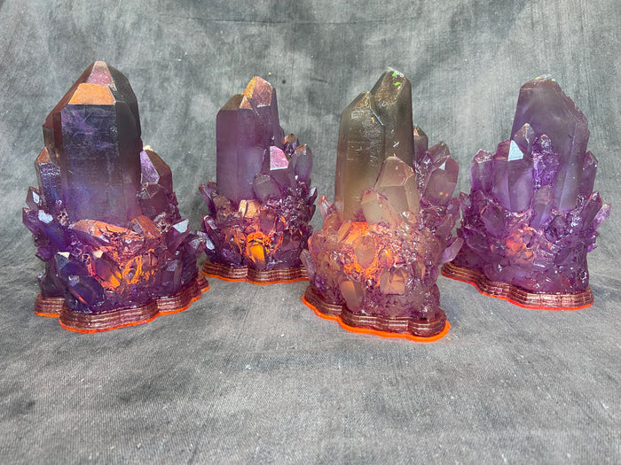 GLOW IN THE DARK CRYSTAL CLUSTER LIGHT
