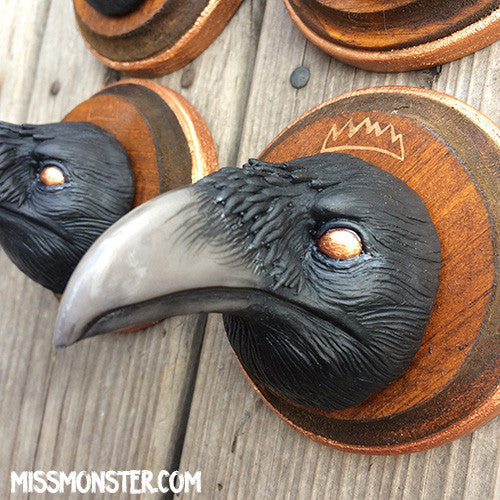 GOLD RAVEN QUEEN FAUX TAXIDERMY HEAD