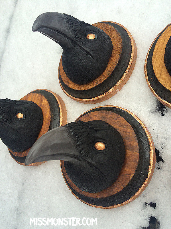 GOLD RAVEN QUEEN FAUX TAXIDERMY HEAD
