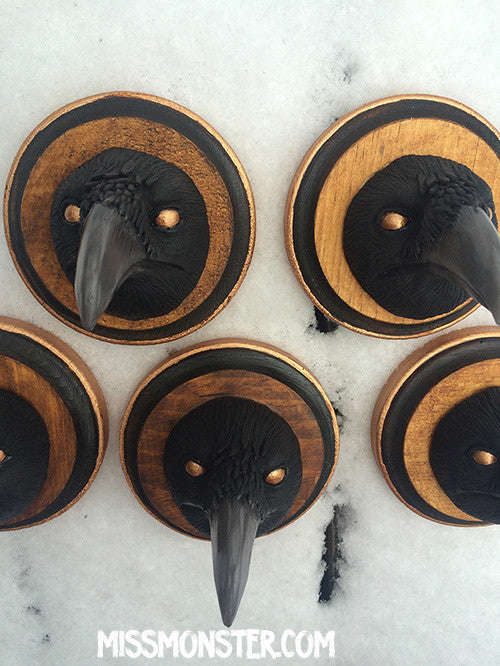 GOLD RAVEN QUEEN FAUX TAXIDERMY HEAD