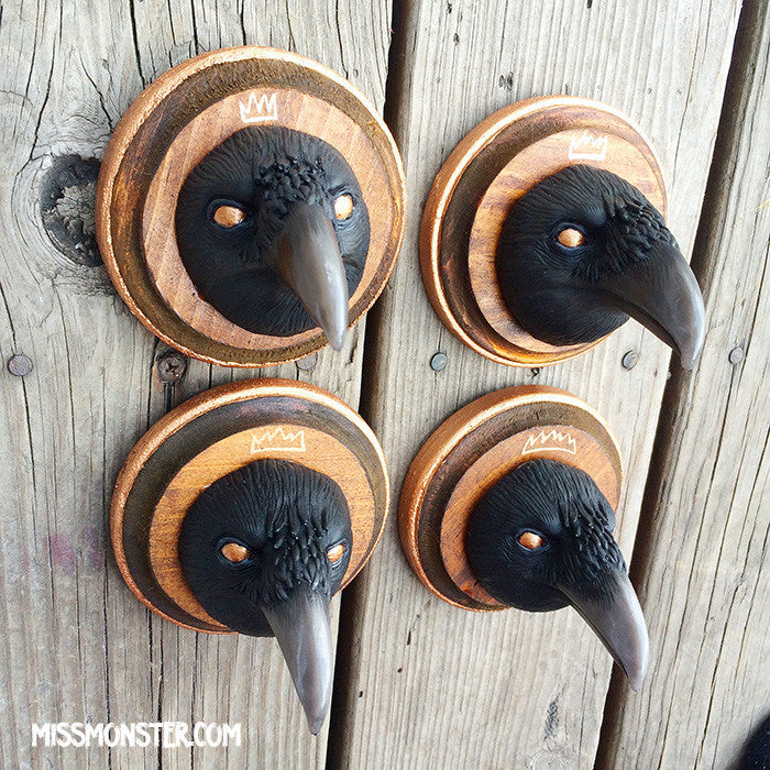 GOLD RAVEN QUEEN FAUX TAXIDERMY HEAD