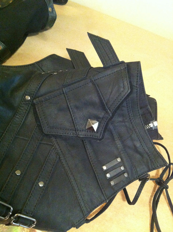JUNGLE TRIBE FULL METAL VEST LEATHER SIZE M BLACK