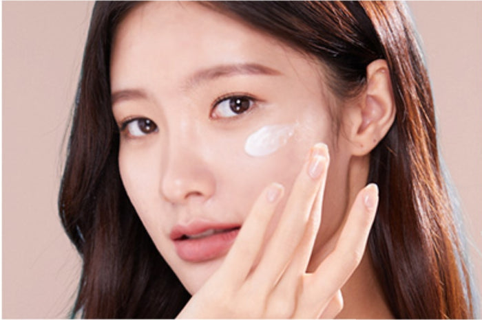 MIZON White Flower Snow Cream كريم التفتيح