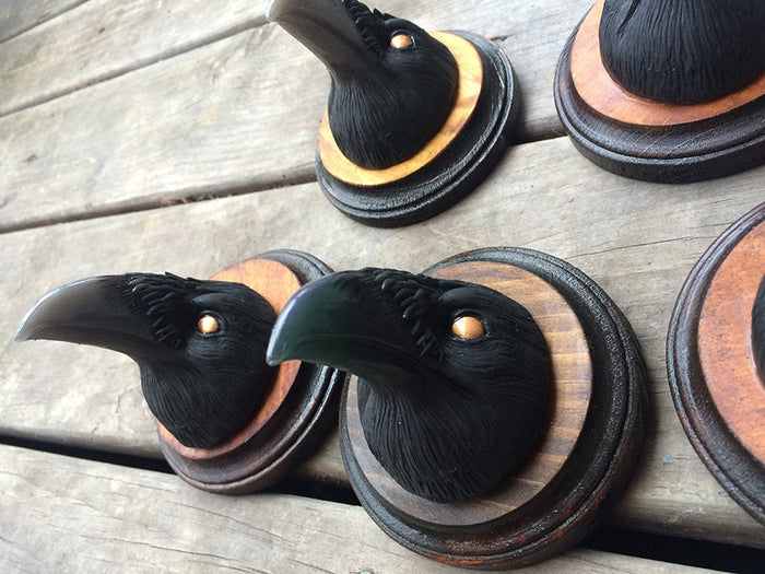 RAVEN QUEEN- WALL MOUNT BUST