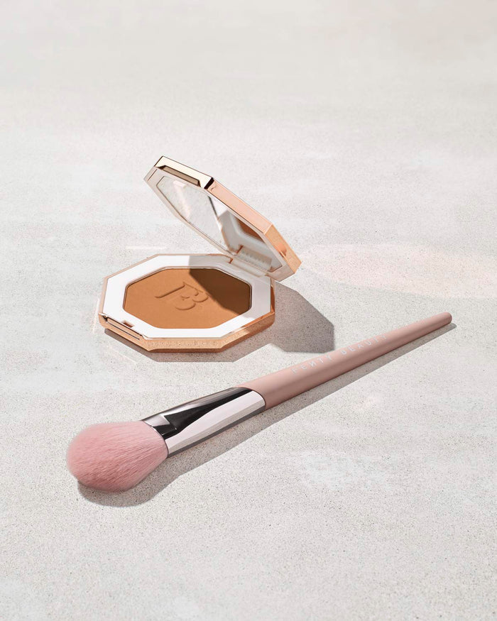 SCULPTING BRONZER  BRUSH 195,