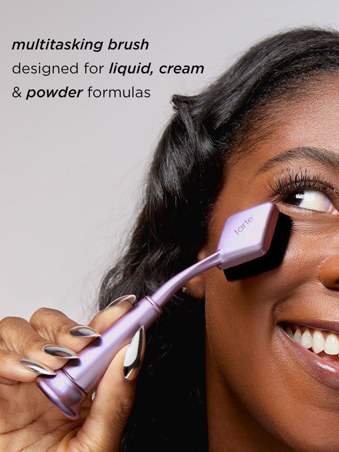 shape tapeâ„¢ blur concealer brush image number 2
