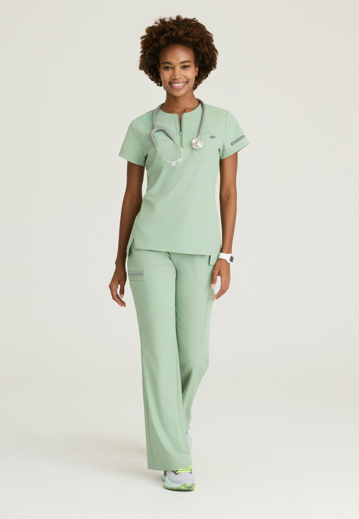 Skechers™ Ripstop Women's 2-Pocket Trek Tuck-In Top