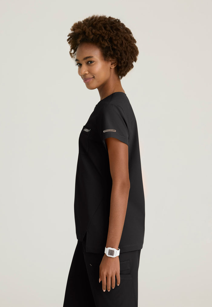 Skechers™ Ripstop Women's 2-Pocket Trek Tuck-In Top