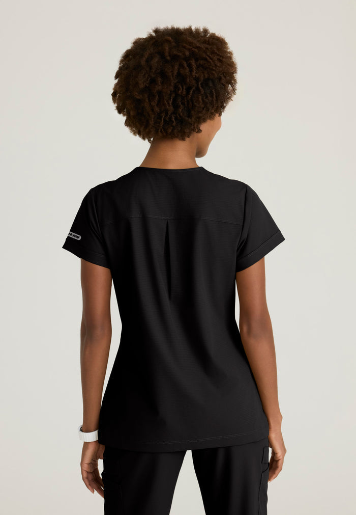 Skechers™ Ripstop Women's 2-Pocket Trek Tuck-In Top