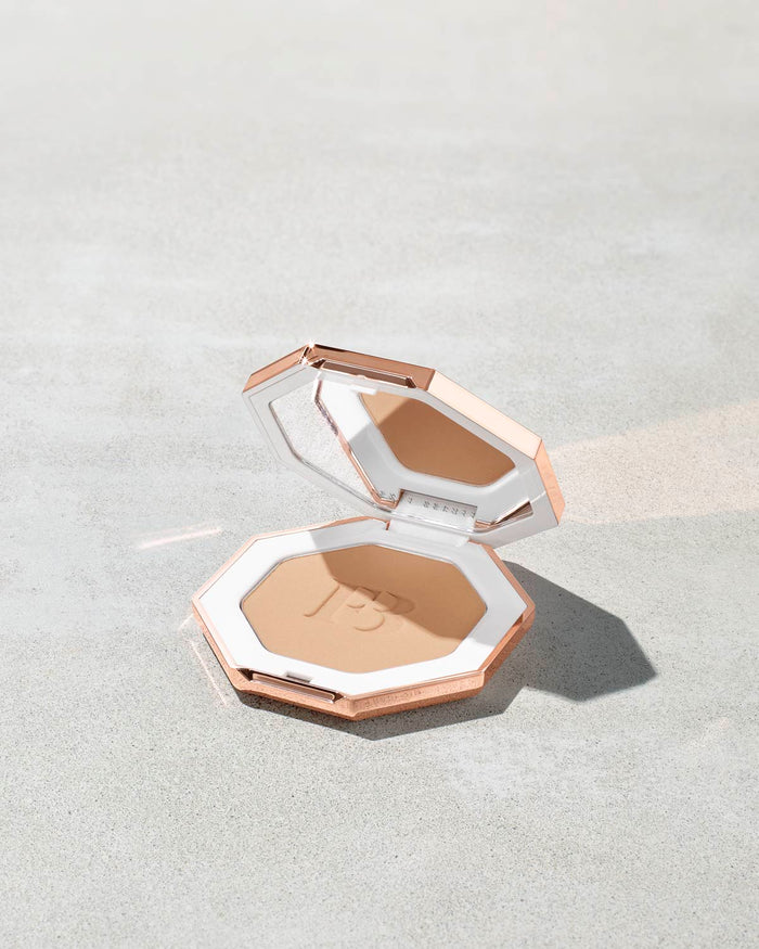 Sun Stalk'r Instant Warmth Bronzer shown in shade Inda Sun