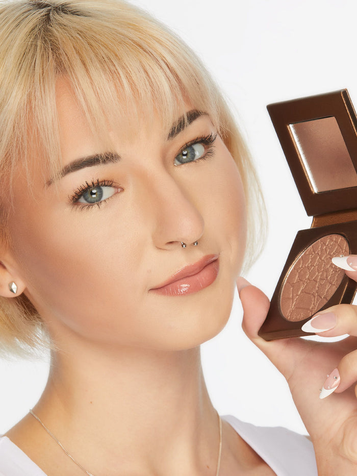 travel-size Amazonian clay waterproof bronzer image number 3