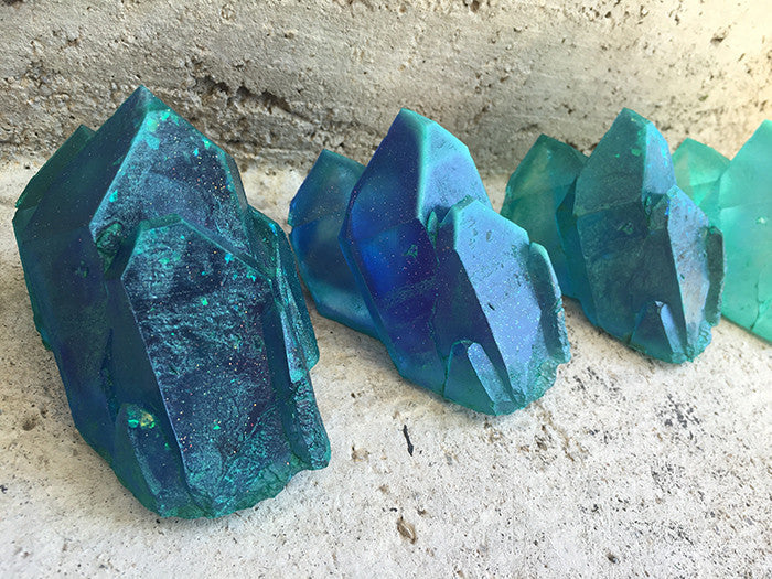 URETHANE GLOW IN THE DARK CRYSTAL- SMALL (BLUE GREEN)