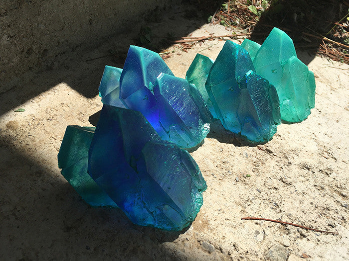 URETHANE GLOW IN THE DARK CRYSTAL- SMALL (BLUE GREEN)