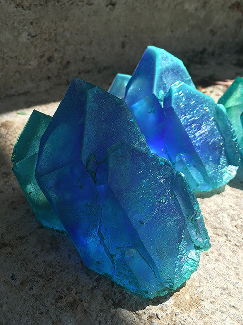 URETHANE GLOW IN THE DARK CRYSTAL- SMALL (BLUE GREEN)