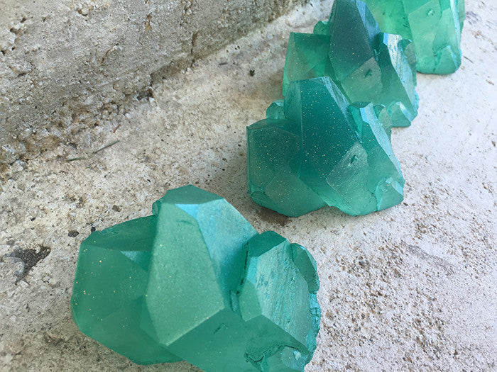 URETHANE GLOW IN THE DARK CRYSTAL- SMALL (EMERALD GREEN)