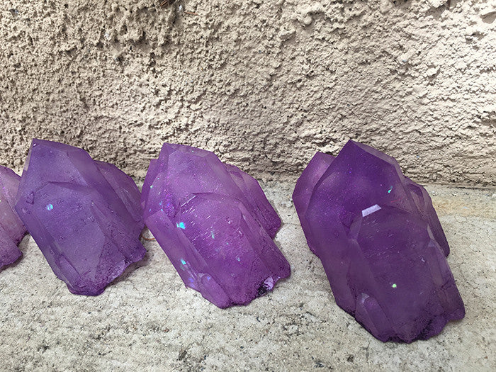 URETHANE GLOW IN THE DARK CRYSTAL- SMALL ( PURPLE)