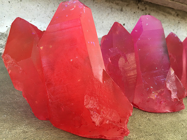 URETHANE GLOW IN THE DARK WALL CRYSTAL- MEDIUM- RED/PINK