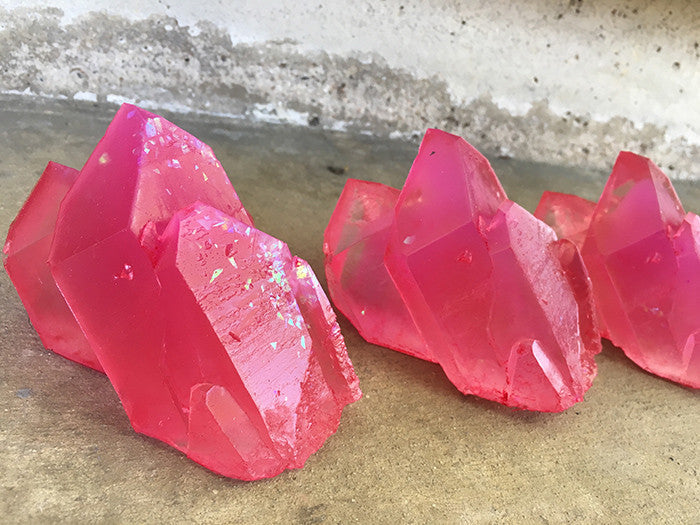 URETHANE GLOW IN THE DARK WALL CRYSTAL- SMALL- RED/PINK