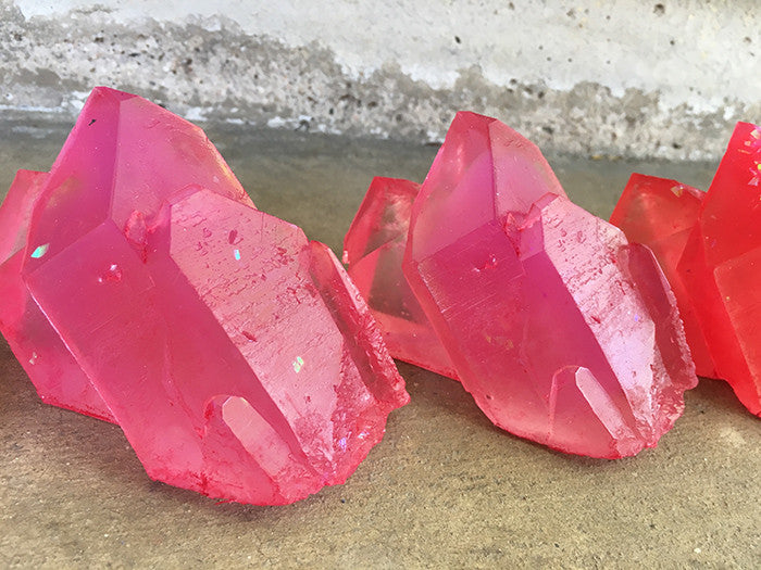 URETHANE GLOW IN THE DARK WALL CRYSTAL- SMALL- RED/PINK