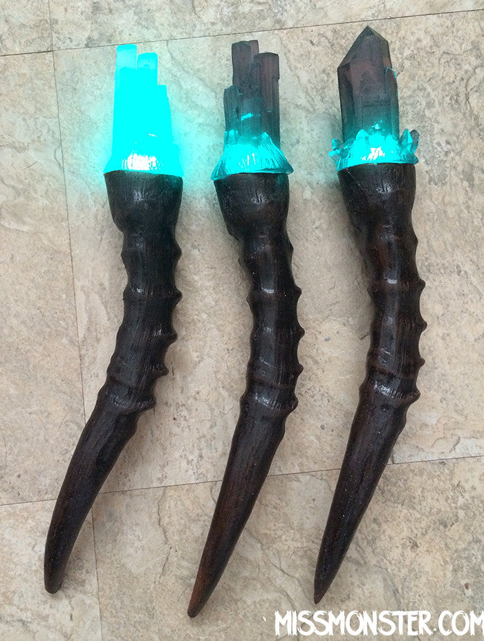 WIZARD WAND HORN SCONCE LIGHT